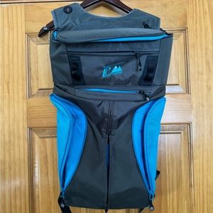 Lift Rider pack ( new, no tag) - great for ski/boarding. Mens or women’s